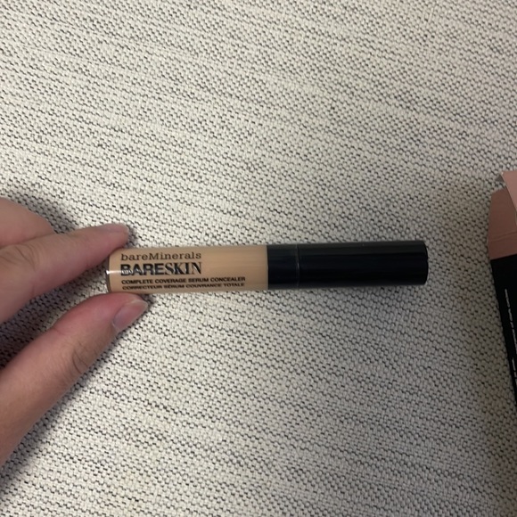 bareMinerals BARESKIN Complete Coverage Serum Concealer in Medium - Picture 3 of 10